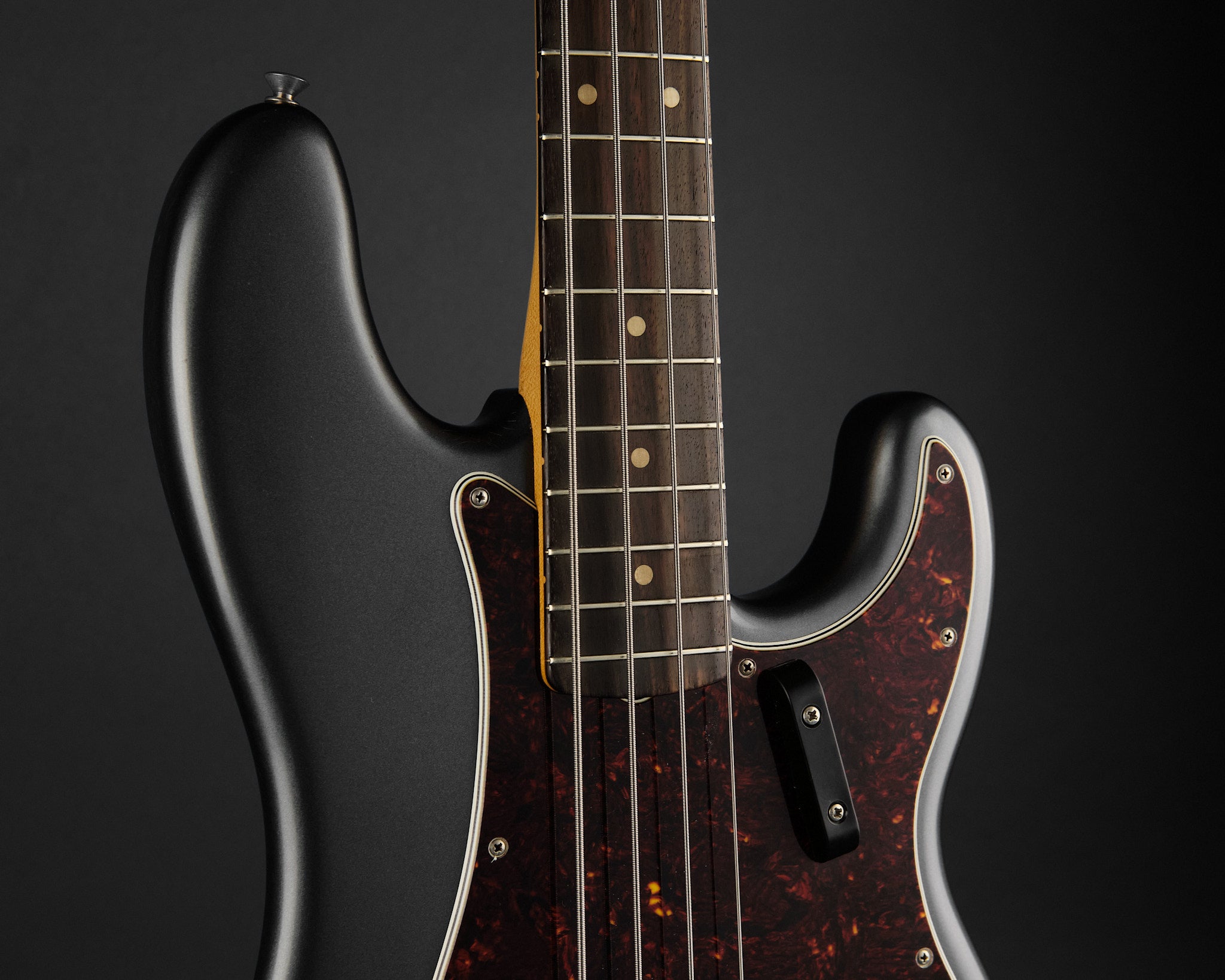 2025 Fender Limited Edition Vintera II Road Worn '60s Precision Bass Charcoal Frost Metallic