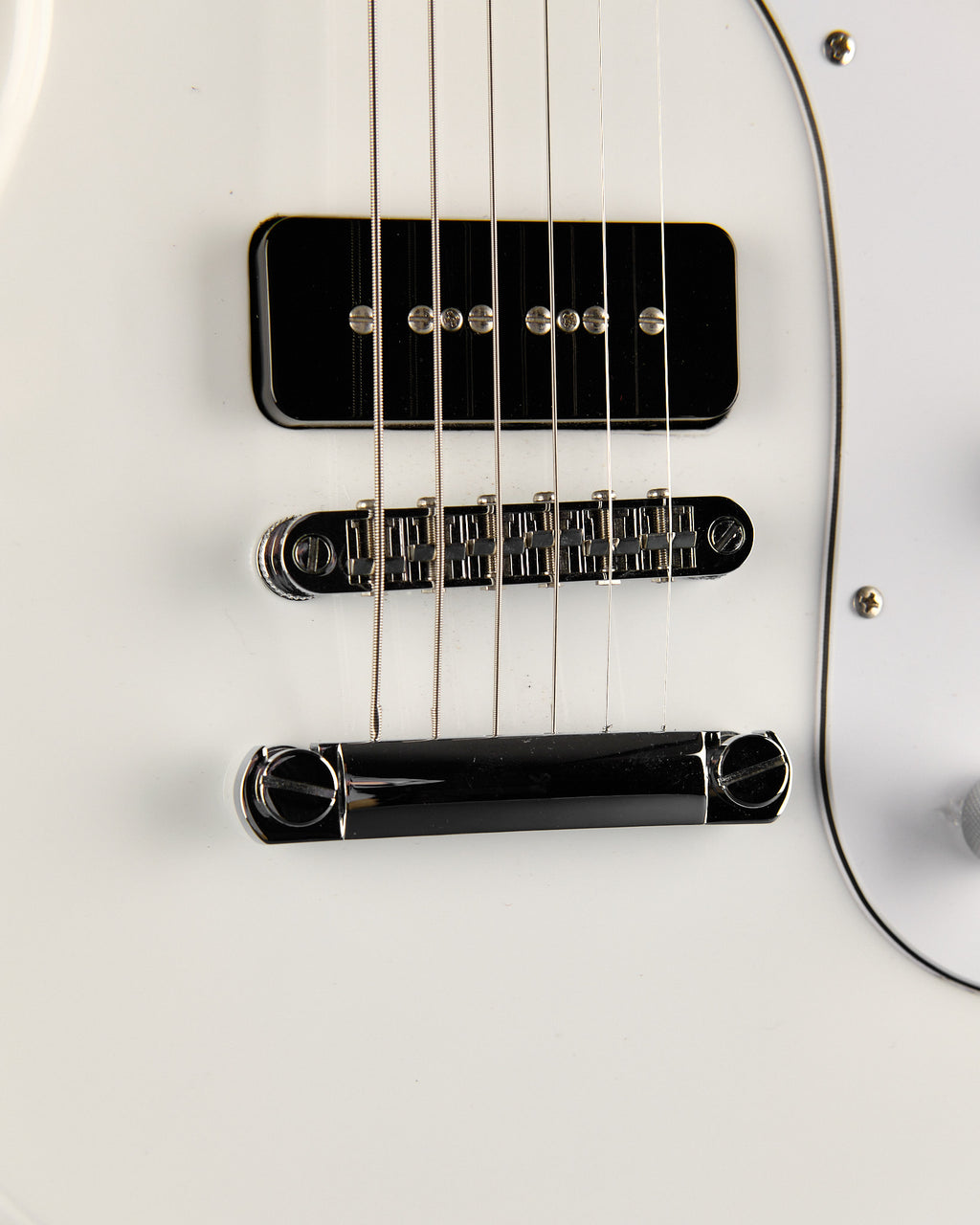 Eastwood Sidejack Baritone STD White on White (Second-Hand) - detail photo 2 | Replay Guitars