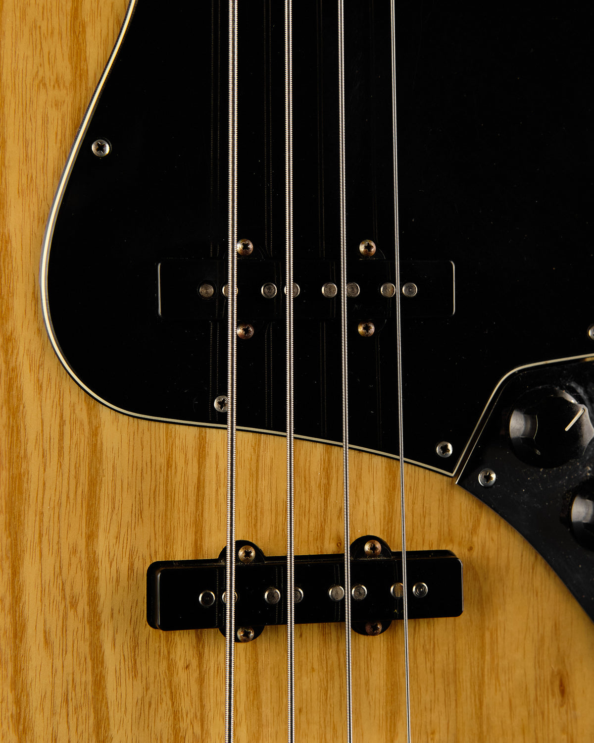 2017 Fender Deluxe Active Jazz Bass Natural