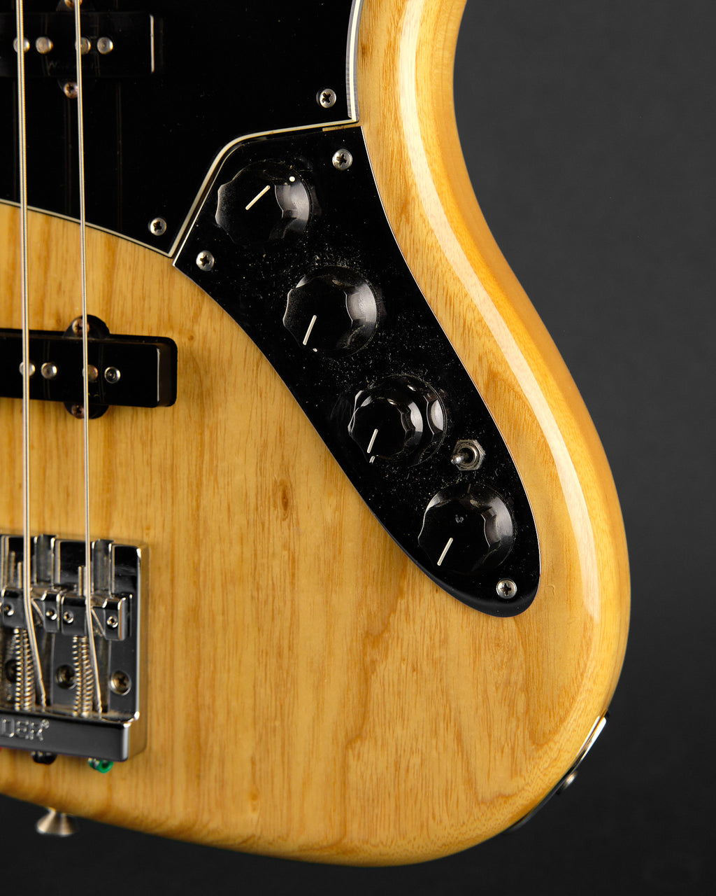 2017 Fender Deluxe Active Jazz Bass Natural