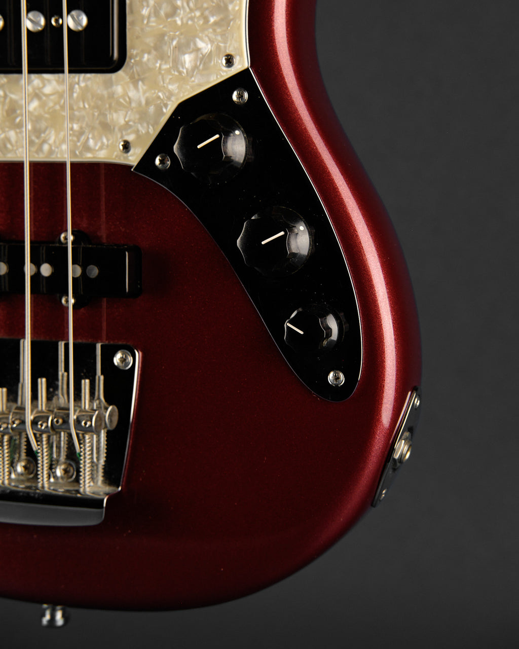 2019 Fender American Performer Mustang Bass Aubergine